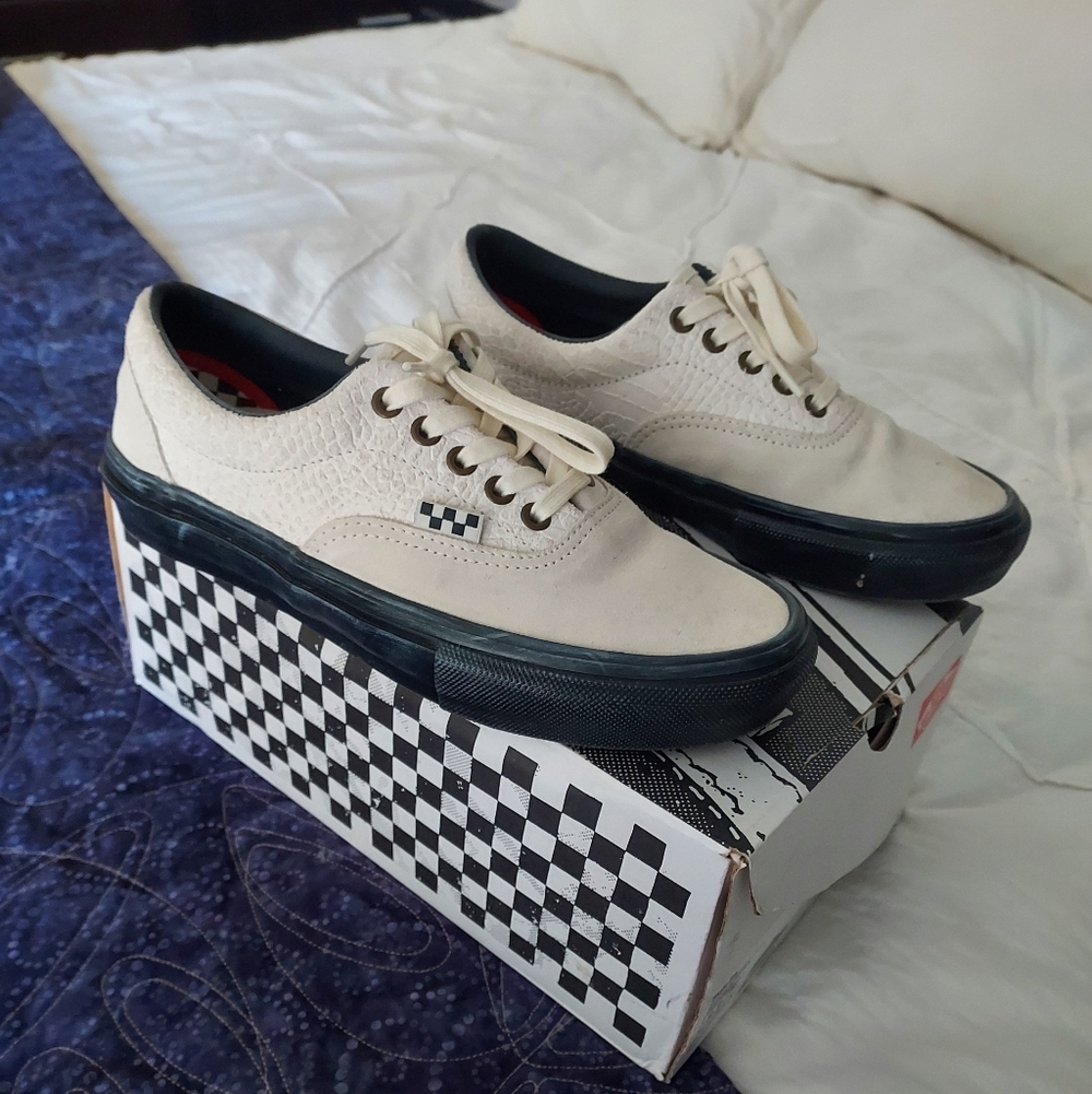 EUC Vans Special Edition Breanna Geering White and Black Sneakers, M6.5, W8